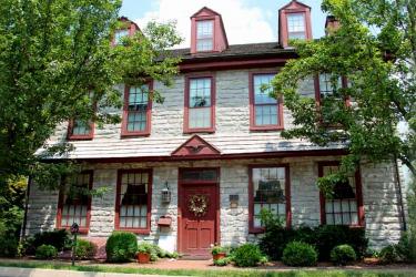 Limestone Inn Front View